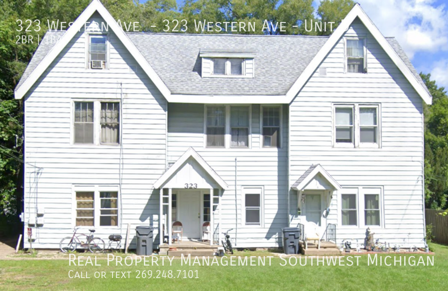 323 Western Ave in Benton Harbor, MI - Building Photo