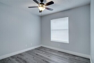 1410 W Torrey St in Granbury, TX - Building Photo - Building Photo