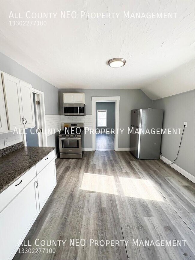 3320 W 56th St in Cleveland, OH - Building Photo - Building Photo