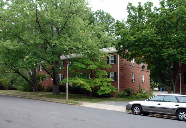 1407 N Kenilworth St in Arlington, VA - Building Photo - Building Photo