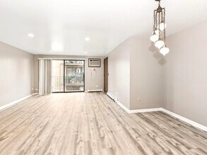 7202 W Wrightwood Ave in Elmwood Park, IL - Building Photo - Building Photo