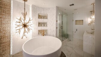 7157 E Rancho Vista Dr in Scottsdale, AZ - Building Photo
