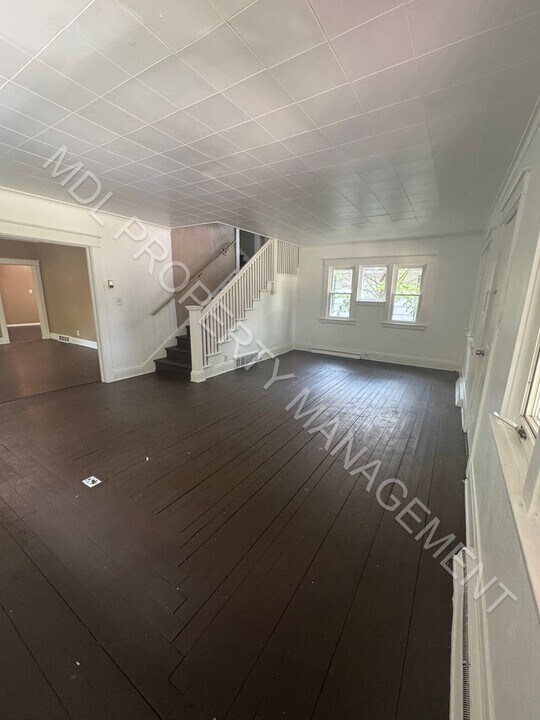 120 N Oakley St in Saginaw, MI - Building Photo