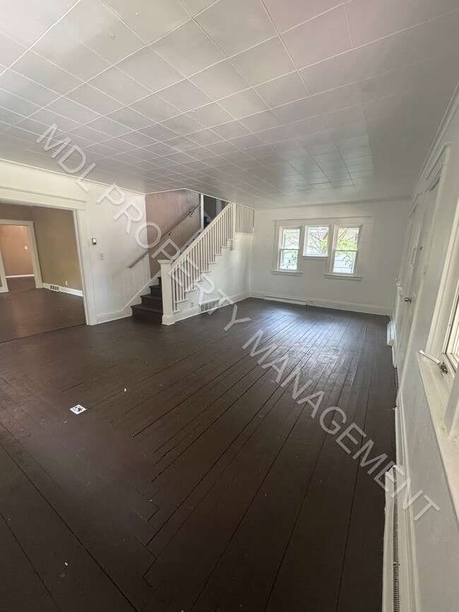 property at 120 N Oakley St