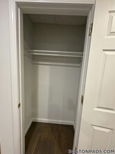 77 Park Dr, Unit D in Boston, MA - Foto de edificio - Building Photo