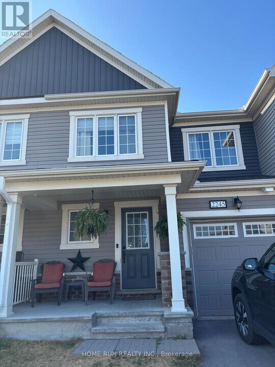 2245 Watercolours Way in Ottawa, ON - Building Photo