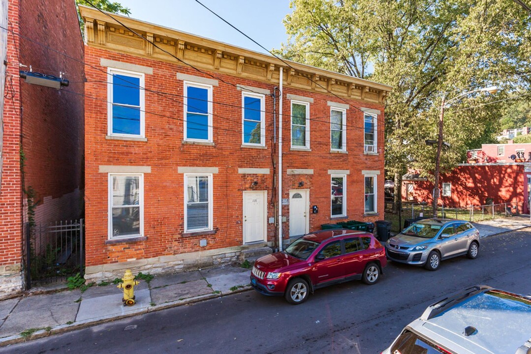 2131 Staebler St in Cincinnati, OH - Foto de edificio