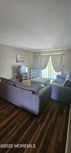 22 Beverly Ct in Tinton Falls, NJ - Building Photo - Building Photo