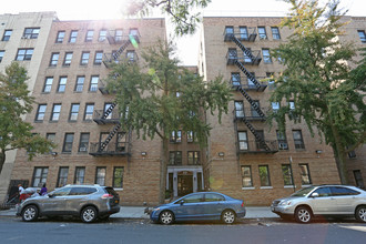 133 Seaman Ave in New York, NY - Foto de edificio - Building Photo