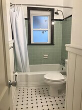 1005 NE 7 Pl in Gainesville, FL - Building Photo - Building Photo