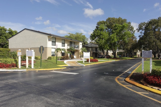 The Osprey in Tamarac, FL - Building Photo - Building Photo