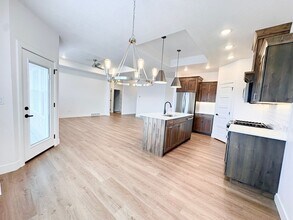 203 Strathmore Ln in Cedar City, UT - Building Photo - Building Photo