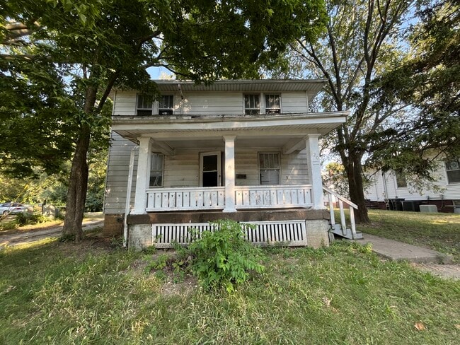 property at 920 S Maffit St