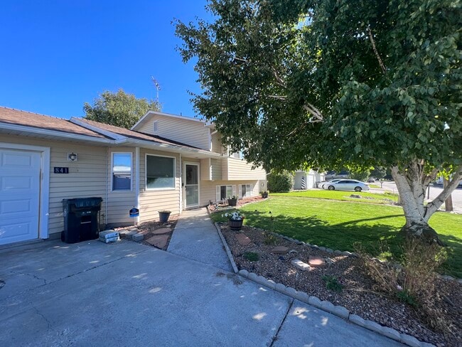 841 Wildrose Ln in Blackfoot, ID - Building Photo - Building Photo