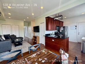 538 W Belmont Ave in Chicago, IL - Building Photo - Building Photo