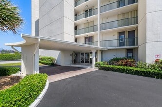 5400 N Ocean Dr, Unit 5C in Riviera Beach, FL - Building Photo - Building Photo