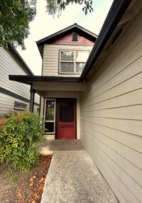 165 Casey Way in Central Point, OR - Foto de edificio - Building Photo