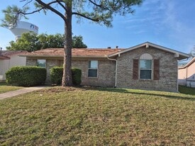 921 Meadow Mead Dr in Allen, TX - Building Photo