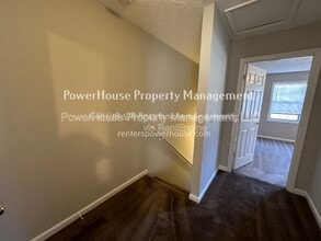 502 Oakwood Ct in Woodstock, GA - Building Photo - Building Photo