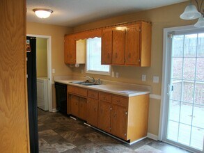 994 Roedeer Dr in Clarksville, TN - Building Photo - Building Photo