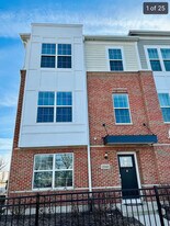 2949 Reflection Dr in Naperville, IL - Building Photo