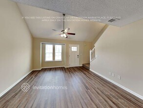 6861 John Clark Dr in Douglasville, GA - Foto de edificio - Building Photo