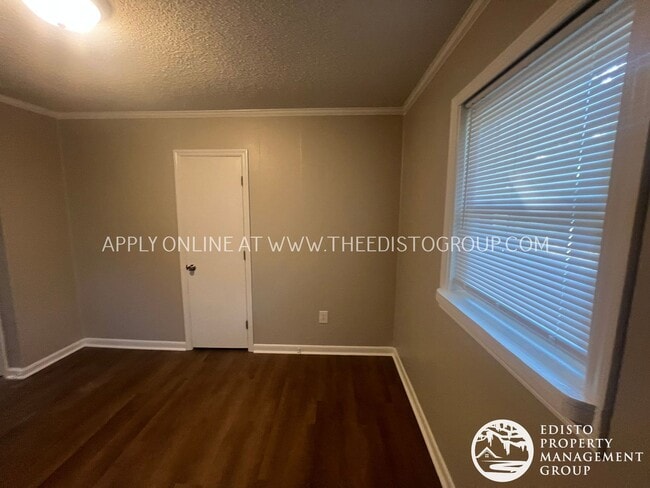 property at 283 Valley Dr