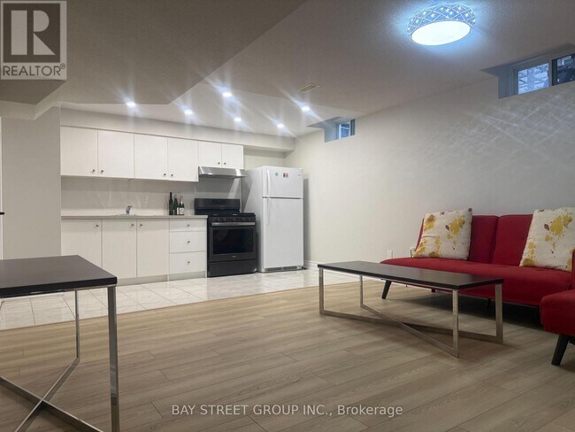 28 Lugano Crescent in Markham, ON - Building Photo - Building Photo