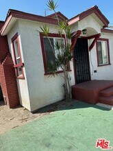 1141 1/2 Exposition Blvd in Los Angeles, CA - Foto de edificio - Building Photo