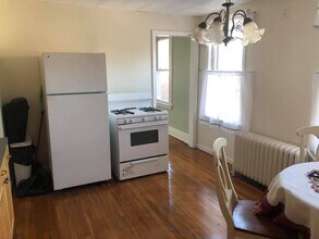 146 Edson Ave, Unit 1st Floor in Waterbury, CT - Building Photo - Building Photo