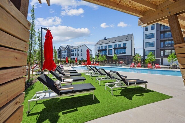 Arden Karl's Farm in Northglenn, CO - Foto de edificio - Building Photo