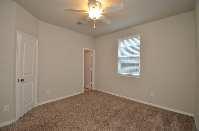 11134 Honeysuckle Haven Dr