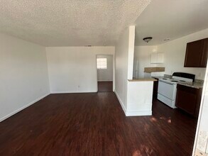 708 Jackson Ave, Unit C in Las Vegas, NV - Building Photo - Building Photo