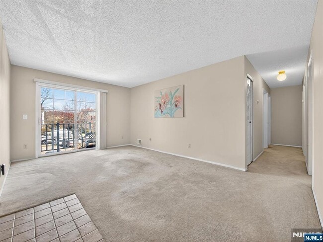 403 Poets Way in Mahwah, NJ - Building Photo - Building Photo