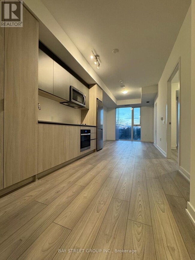 5858 Yonge St in Toronto, ON - Building Photo - Building Photo