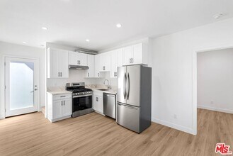 1955 Bonsallo Ave in Los Angeles, CA - Building Photo - Building Photo