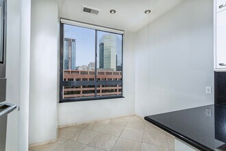 700 Front St, Unit 805 in San Diego, CA - Foto de edificio - Building Photo