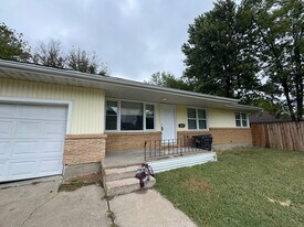 1207 W Worley St in Columbia, MO - Building Photo
