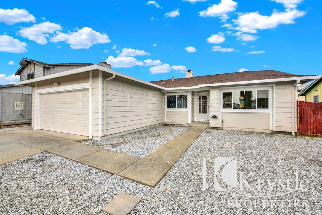 606 Humbolt Dr in Suisun City, CA - Building Photo