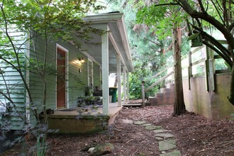 260 Cleveland Ave in Athens, GA - Building Photo - Building Photo
