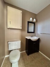 247 Robin Hood Trail in San Angelo, TX - Foto de edificio - Building Photo