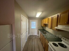 267 N Pecan St in Nash, TX - Building Photo - Building Photo