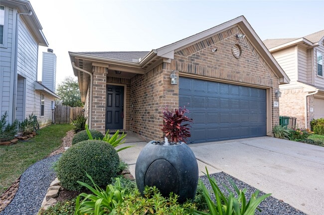 10706 Plum Dale Way in Houston, TX - Building Photo - Building Photo