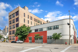 700 Lofts in Milwaukee, WI - Building Photo - Building Photo