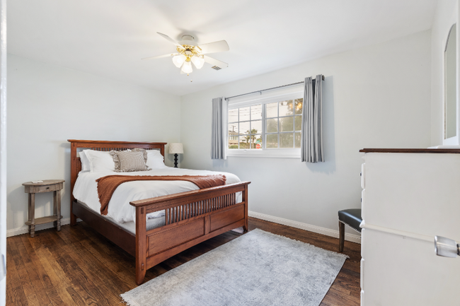 514 Sunset Dr in Oceanside, CA - Foto de edificio - Building Photo