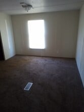 134 Hussey Mhp Ln in Beulaville, NC - Building Photo - Building Photo