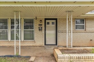 2412 N Key Blvd in Midwest City, OK - Building Photo - Building Photo