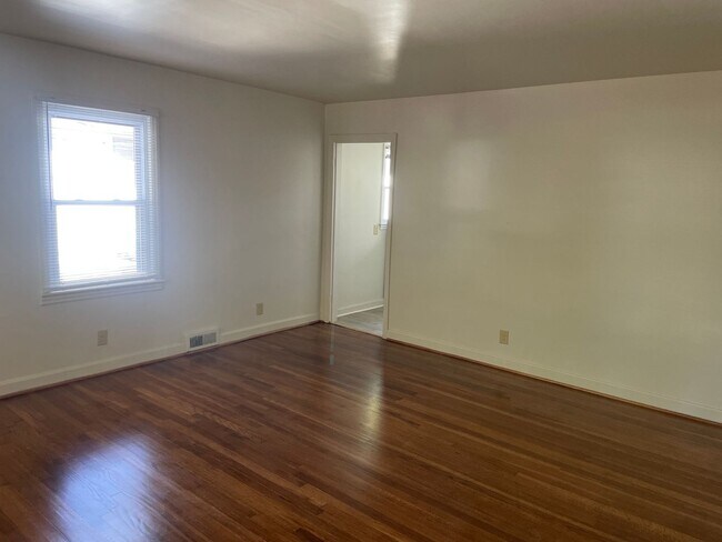 1437 Thurmond St in Winston-Salem, NC - Building Photo - Building Photo