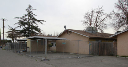 1205 Lambert Way in Turlock, CA - Building Photo - Building Photo