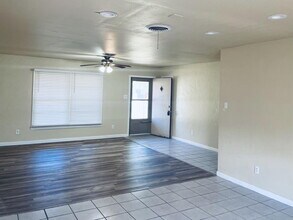 1503 46th Pl in Lubbock, TX - Building Photo - Building Photo